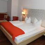 Badischer Landgasthof Hirsch 3*